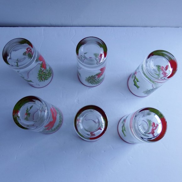 Set of 6 Holiday Wreath/Holly Themed Glasses - Picture 5 of 5